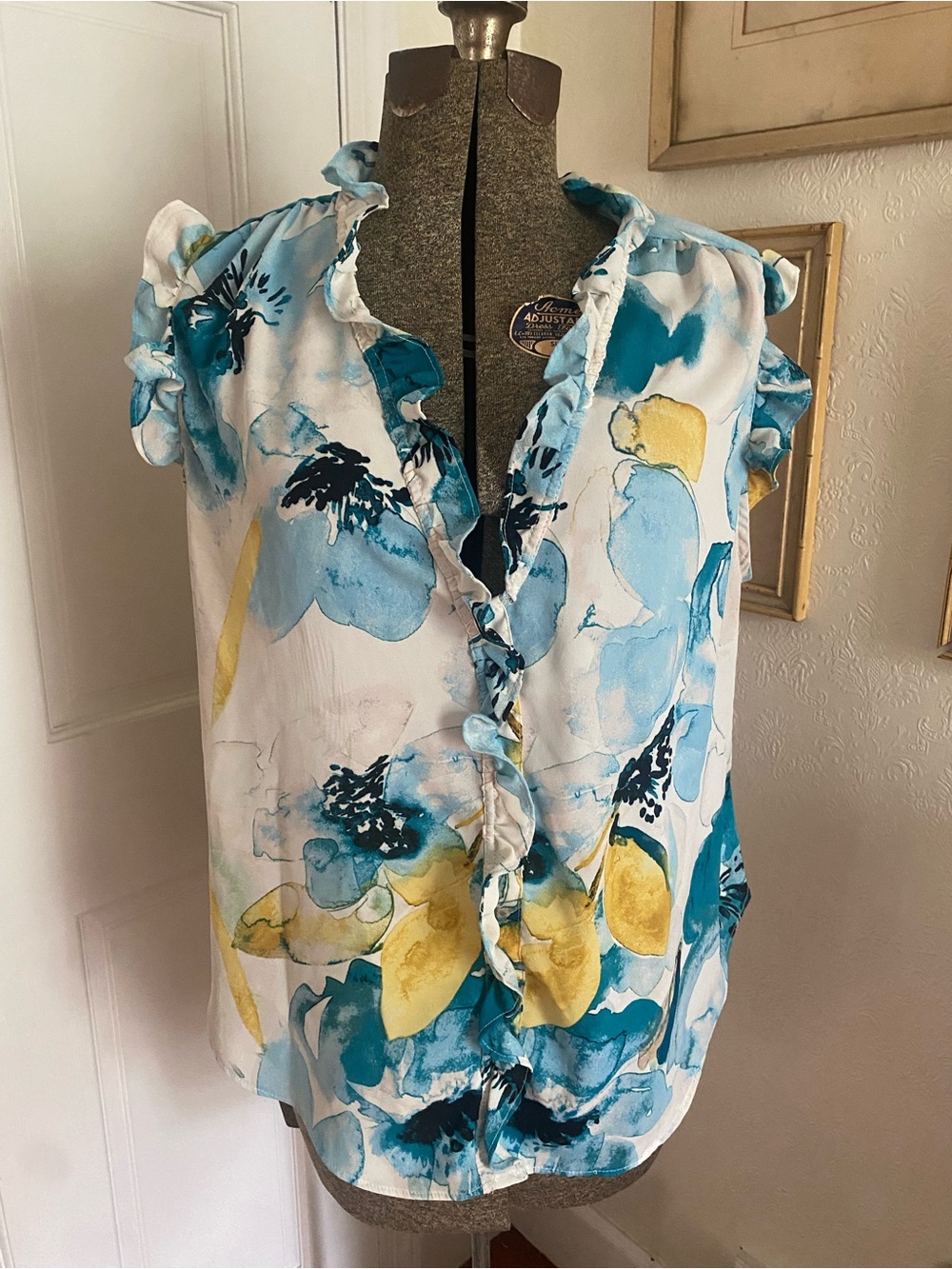 Dkny Ruffle V-Neck Sleeveless Watercolor Floral Blouse - Blue, Teal & Yellow XL